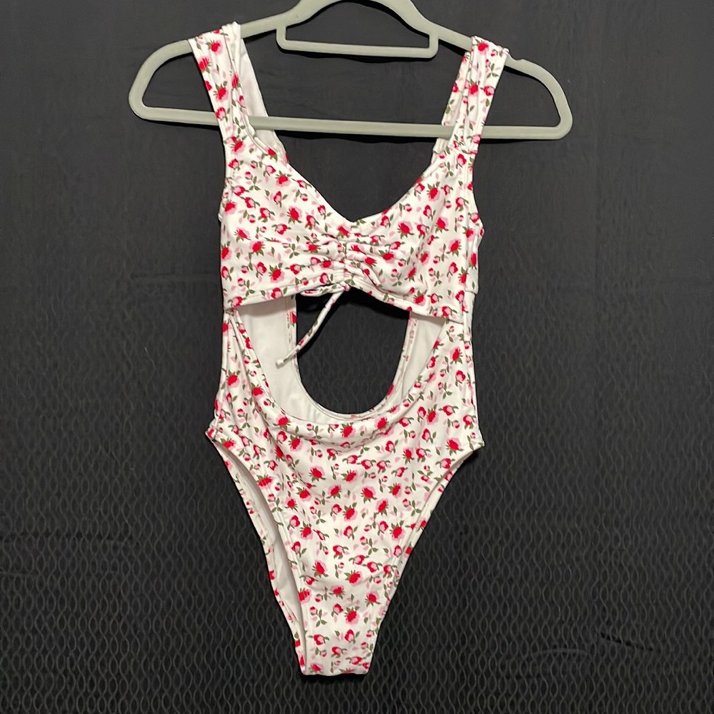 BRAND NEW Womens one piece swim suit.